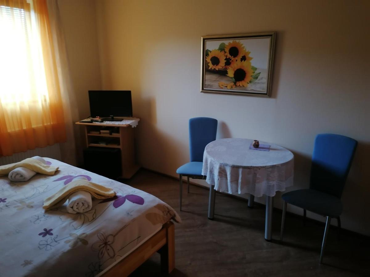 House Izvor Hotel Jezerce Luaran gambar